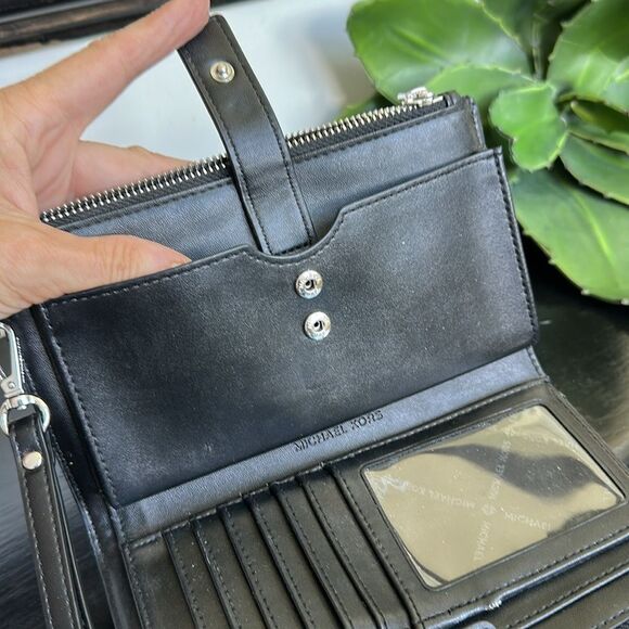 Michael Kors Jet Set Wristlet Wallet Black Signature Logo Zip Around - Picture 7 of 10